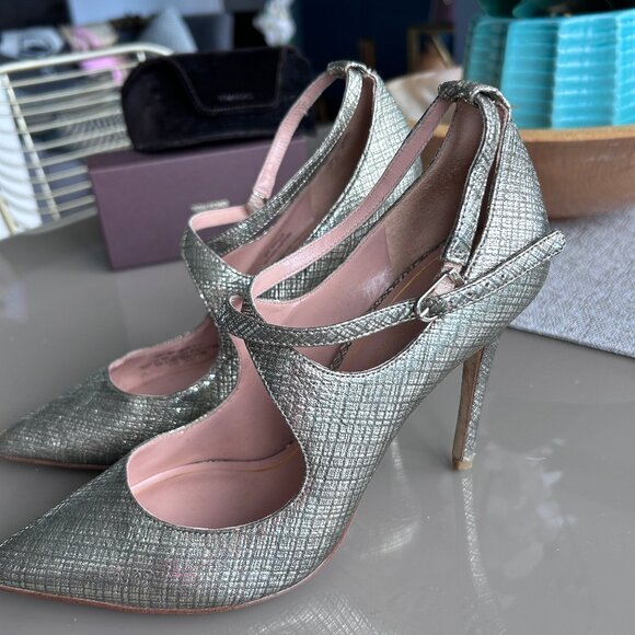 Enzo Angiolini High Heels | Pewter Strappy Mary Janes - Picture 6 of 7